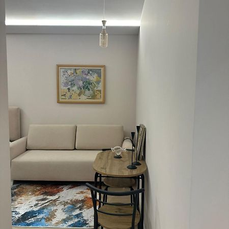 Home To Go Studio Apartament Тирана Екстериор снимка