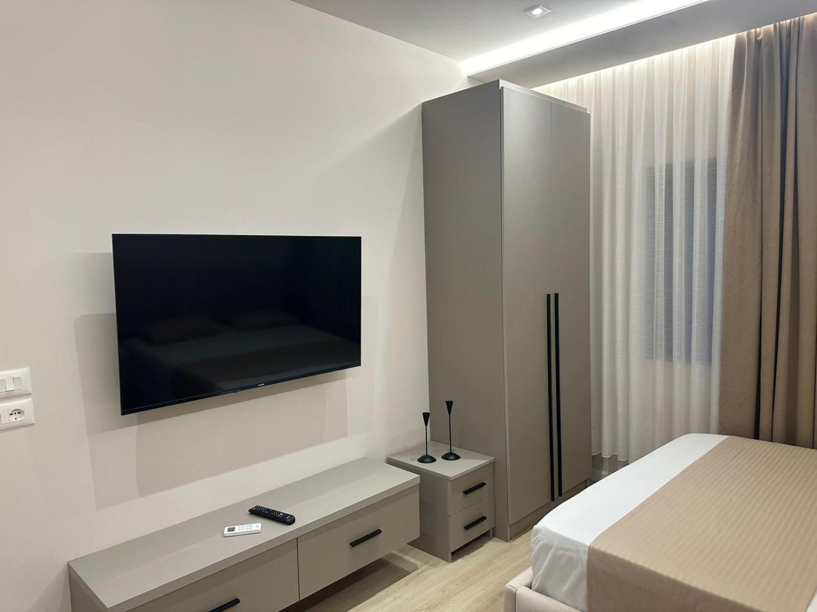 Home To Go Studio Apartament Тирана Екстериор снимка