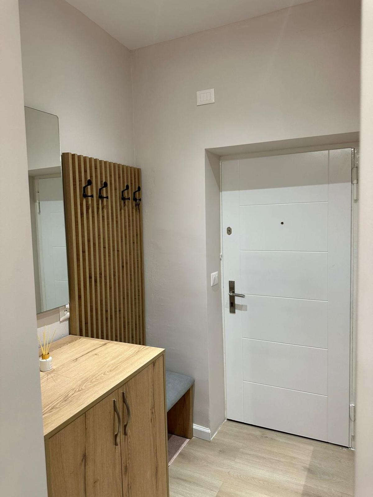 Home To Go Studio Apartament Тирана Екстериор снимка